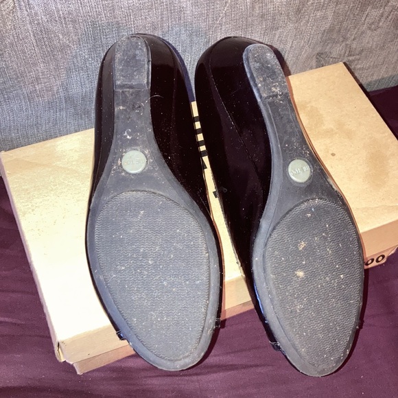 ME TOO Patent Leather Peep Toe Flats - Picture 2 of 6